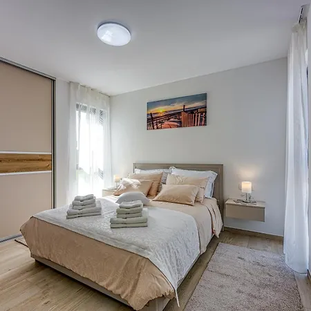 Luxury Light Apartment