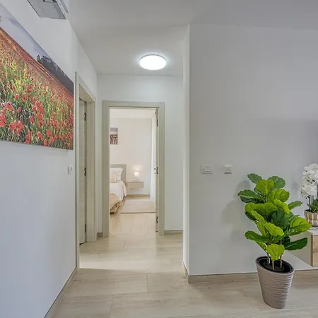 Luxury Light 아파트 *