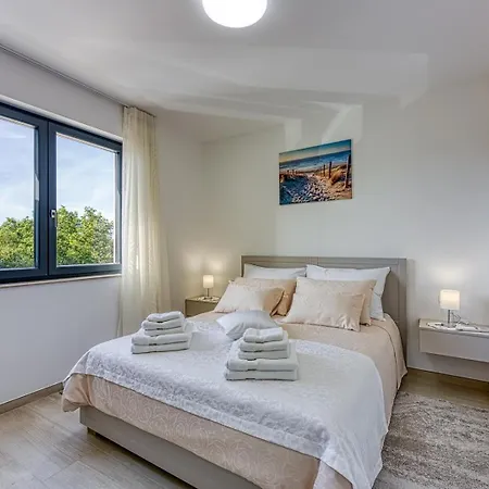 Luxury Light Apartment